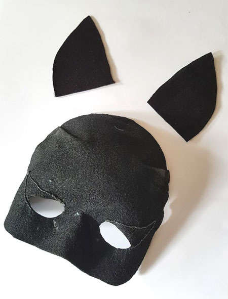 The shape of the cat mask 