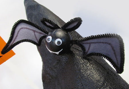 A bat to decorate the hat
